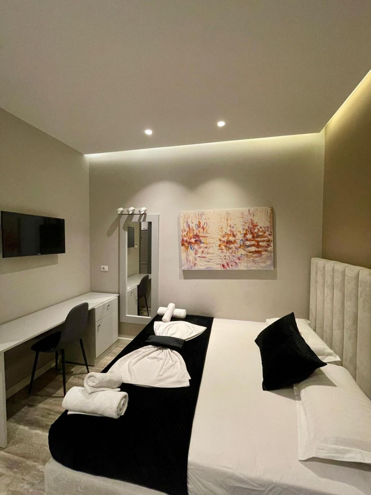 Premium City Studio & Suite Tiranë Luaran gambar