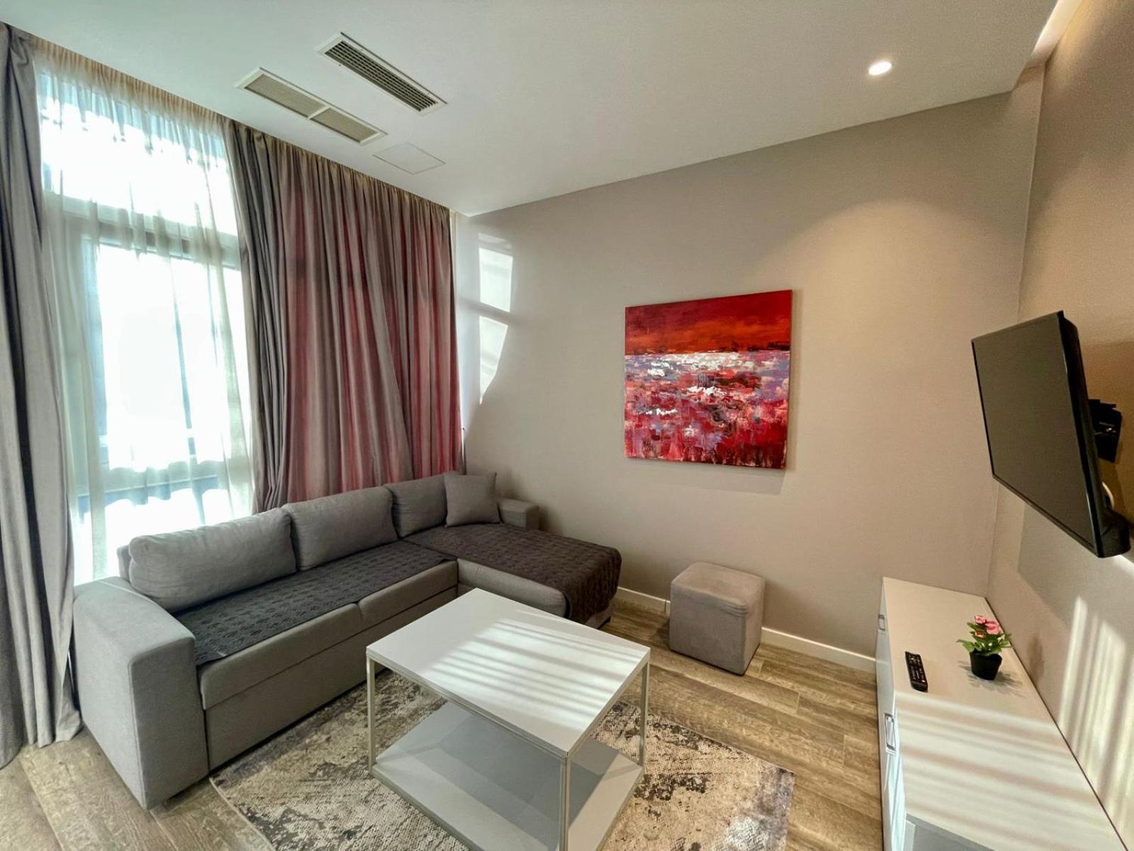 Premium City Studio & Suite Tiranë Luaran gambar