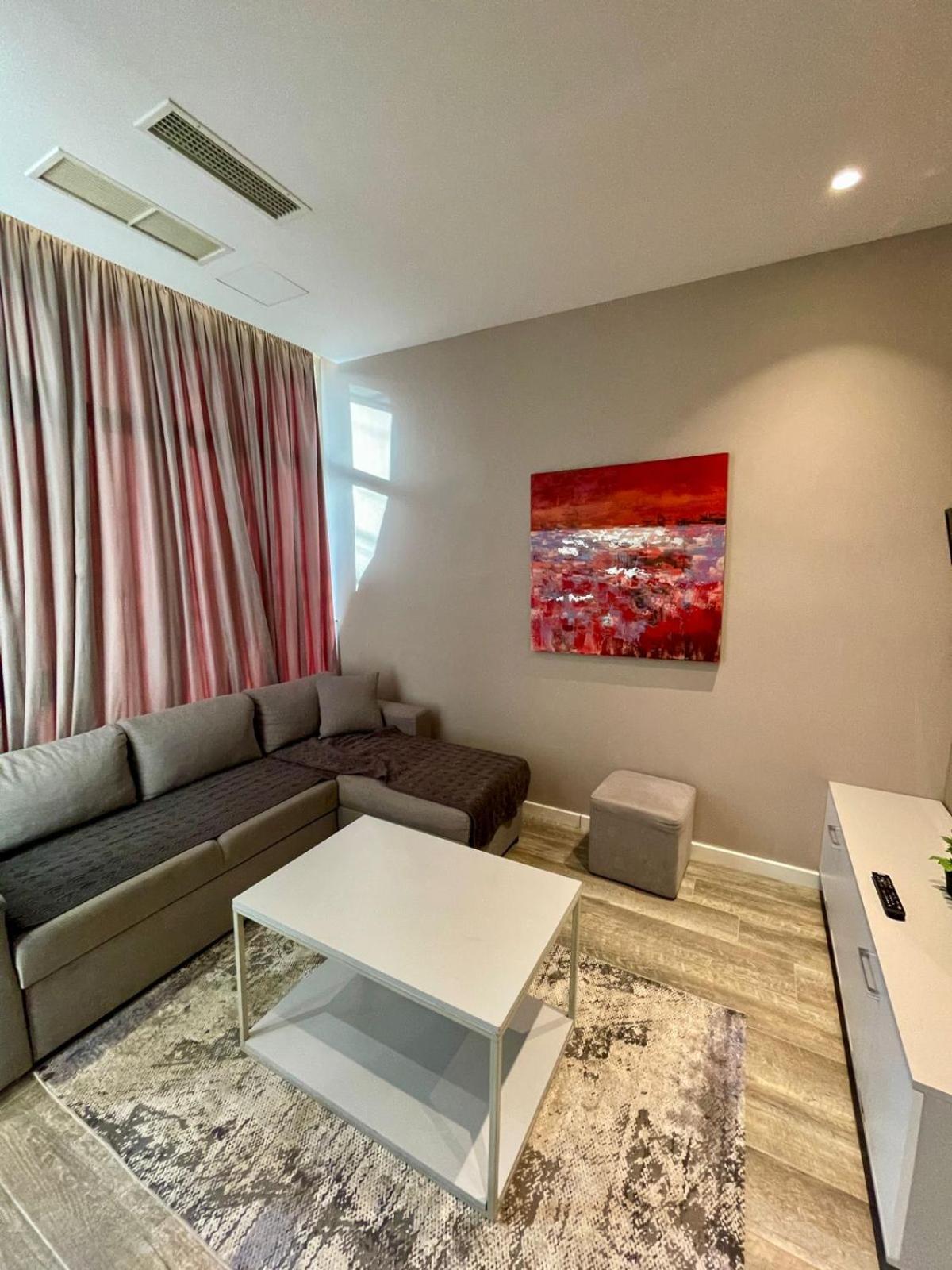 Premium City Studio & Suite Tiranë Luaran gambar