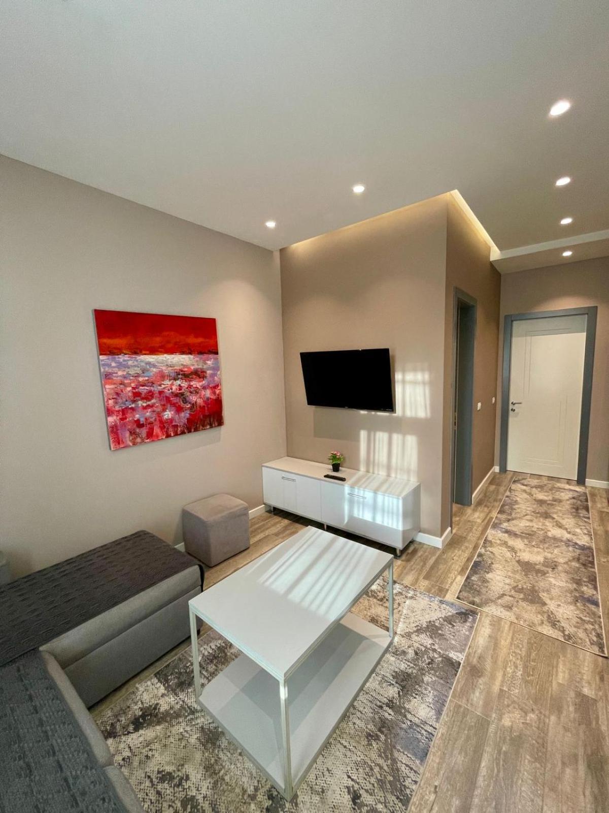 Premium City Studio & Suite Tiranë Luaran gambar
